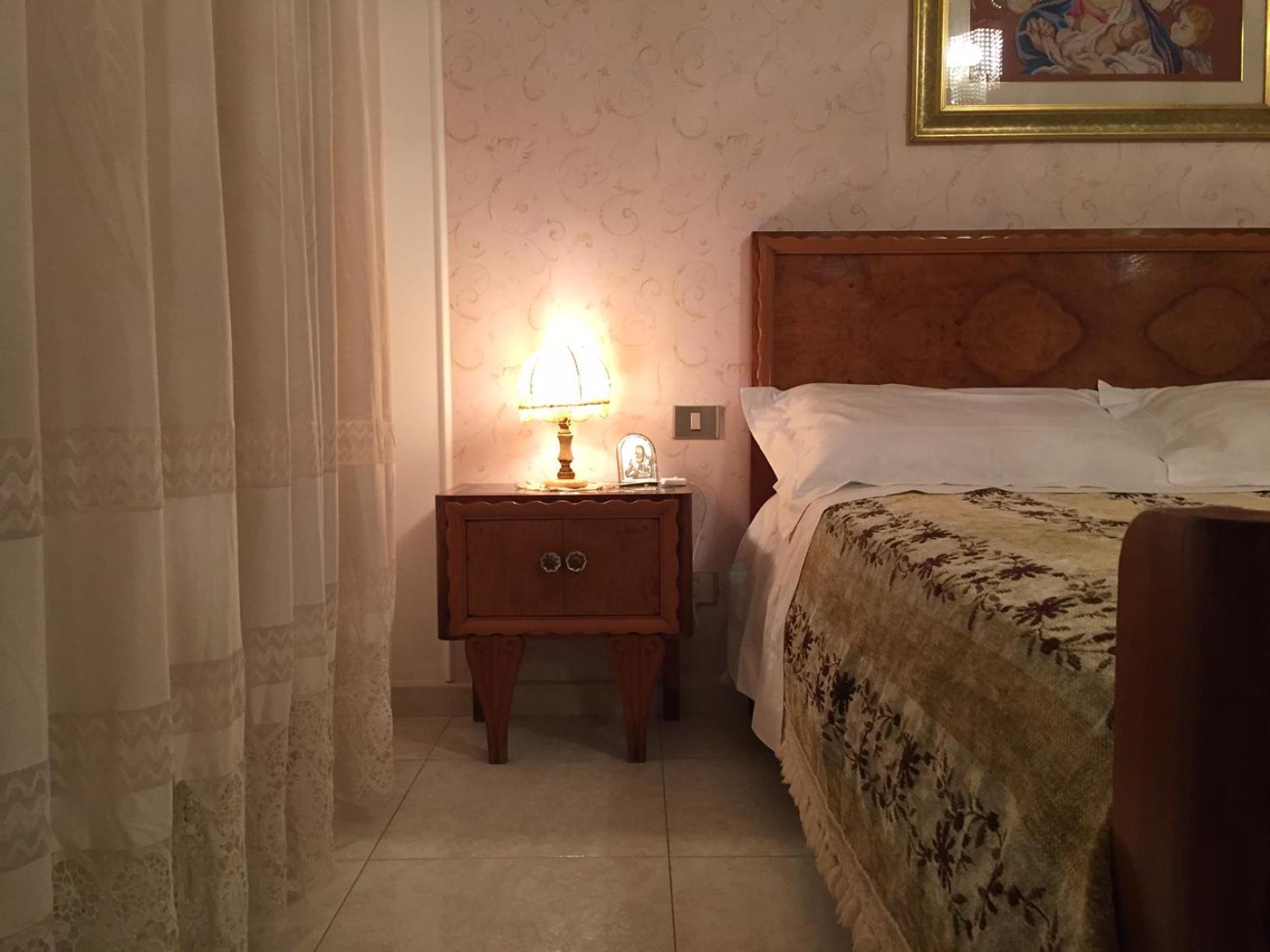 B&B Donna Porzia Трани Экстерьер фото